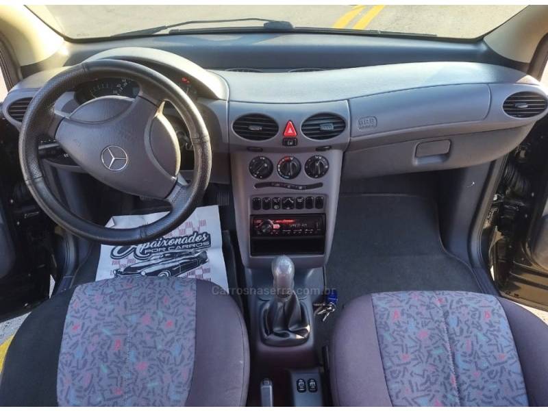MERCEDES-BENZ - CLASSE A - 2003/2004 - Preta - R$ 17.900,00
