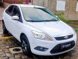 FORD - FOCUS - 2012/2013 - Branca - R$ 42.900,00