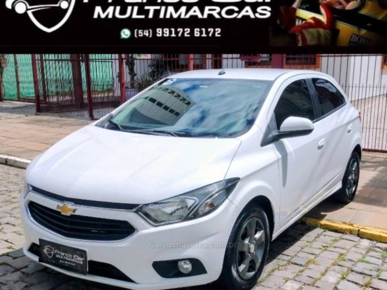 CHEVROLET - ONIX - 2017/2018 - Branca - R$ 59.900,00