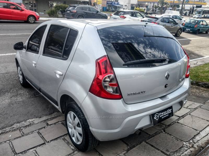 RENAULT - SANDERO - 2010/2011 - Prata - R$ 30.900,00