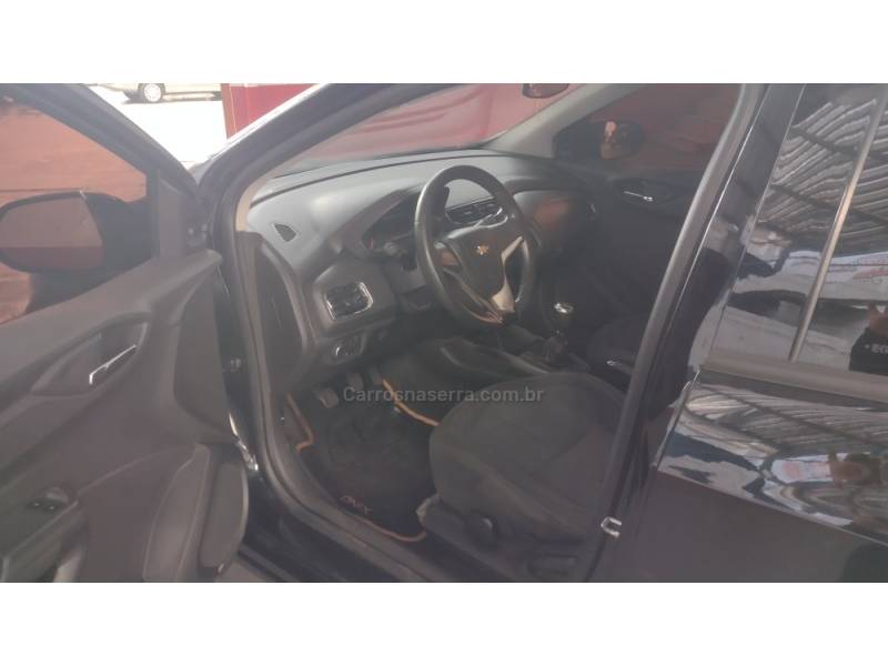 CHEVROLET - ONIX - 2014/2014 - Preta - R$ 41.900,00