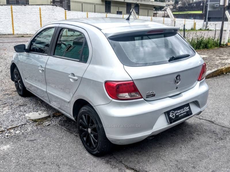 VOLKSWAGEN - GOL - 2009/2010 - Prata - R$ 25.900,00