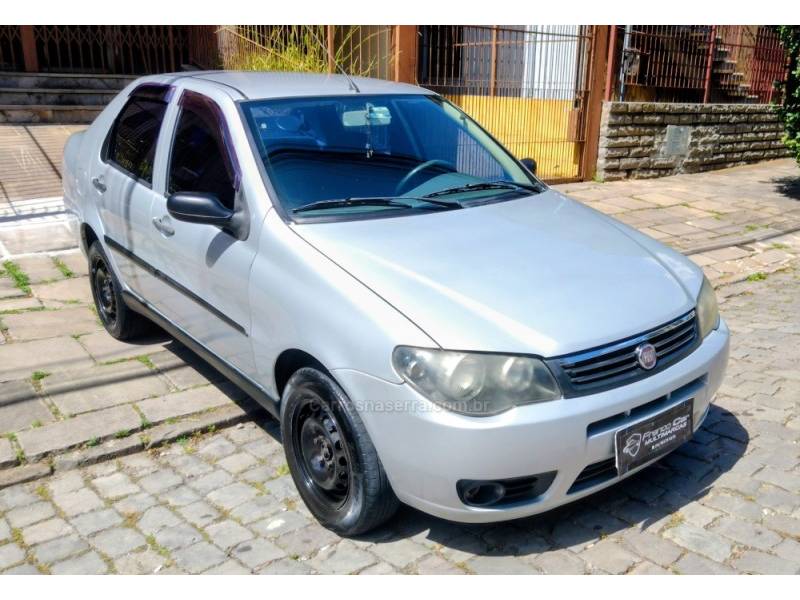 FIAT - SIENA - 2008/2009 - Prata - R$ 17.900,00