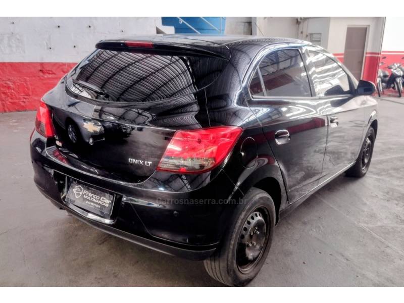 CHEVROLET - ONIX - 2014/2014 - Preta - R$ 41.900,00