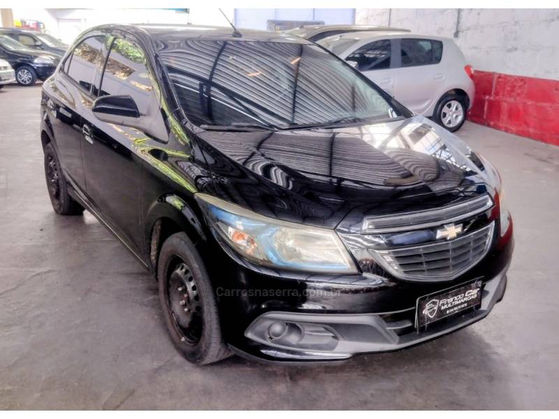 CHEVROLET - ONIX - 2014/2014 - Preta - R$ 41.900,00