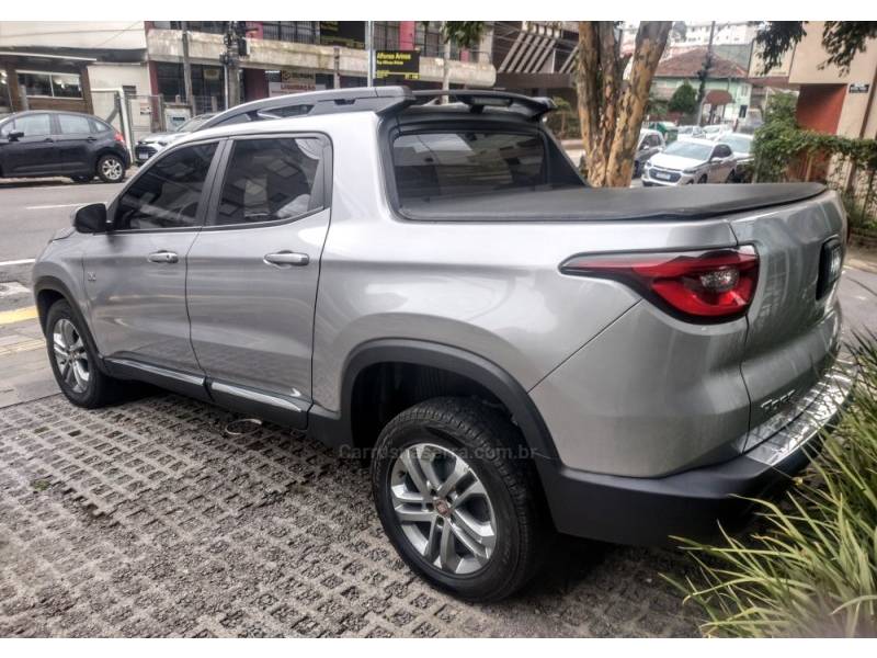 FIAT - TORO - 2020/2021 - Prata - R$ 112.900,00