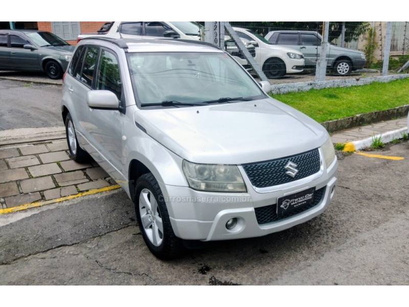 SUZUKI - GRAND VITARA - 2011/2012 - Prata - R$ 45.900,00