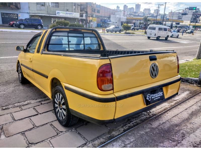 VOLKSWAGEN - SAVEIRO - 2000/2001 - Amarela - R$ 23.900,00