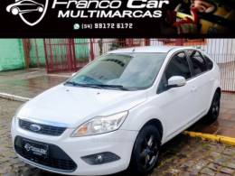 FORD - FOCUS - 2012/2013 - Branca - R$ 42.900,00