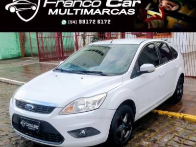 FORD - FOCUS - 2012/2013 - Branca - R$ 42.900,00
