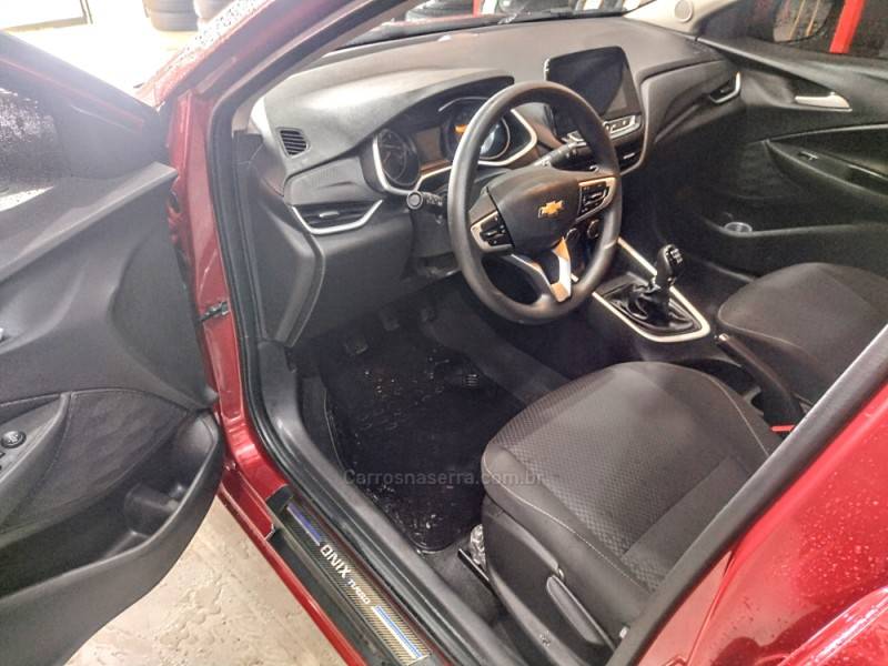 CHEVROLET - ONIX - 2021/2021 - Vermelha - R$ 65.900,00