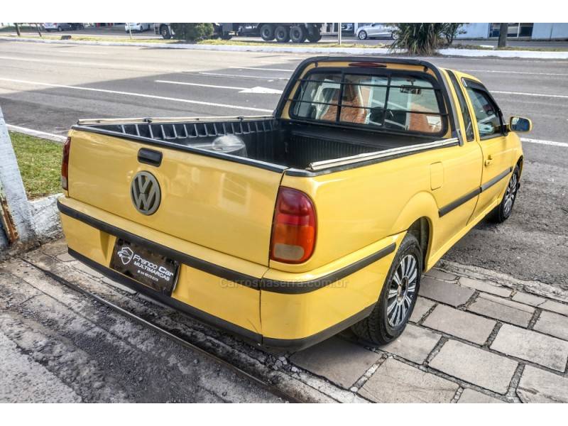 VOLKSWAGEN - SAVEIRO - 2000/2001 - Amarela - R$ 23.900,00