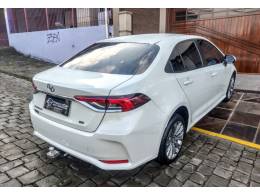 TOYOTA - COROLLA - 2020/2021 - Branca - R$ 122.900,00