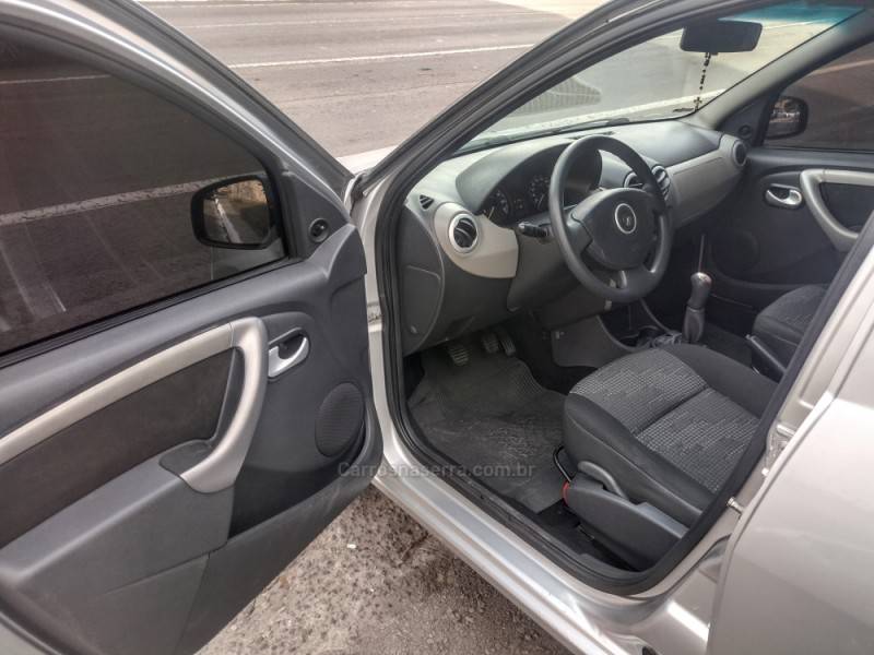 RENAULT - SANDERO - 2010/2011 - Prata - R$ 30.900,00