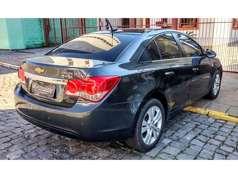CHEVROLET - CRUZE - 2015/2016 - Cinza - R$ 75.900,00