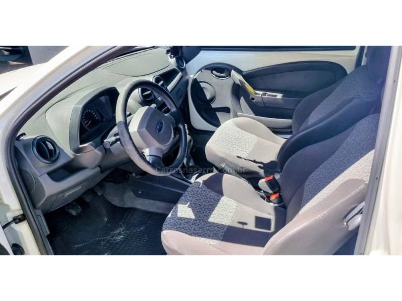 FORD - KA - 2012/2013 - Branca - R$ 26.900,00