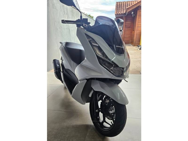 HONDA - PCX - 2024/2025 - Branca - R$ 20.600,00
