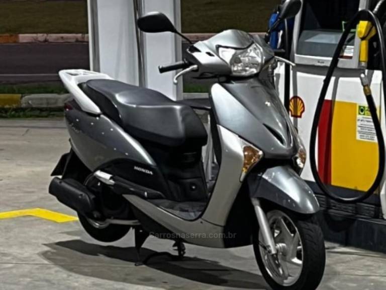 HONDA - LEAD 110 - 2010/2010 - Cinza - R$ 9.500,00